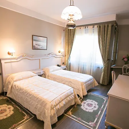 Hotel Victoria Тирана Экстерьер фото