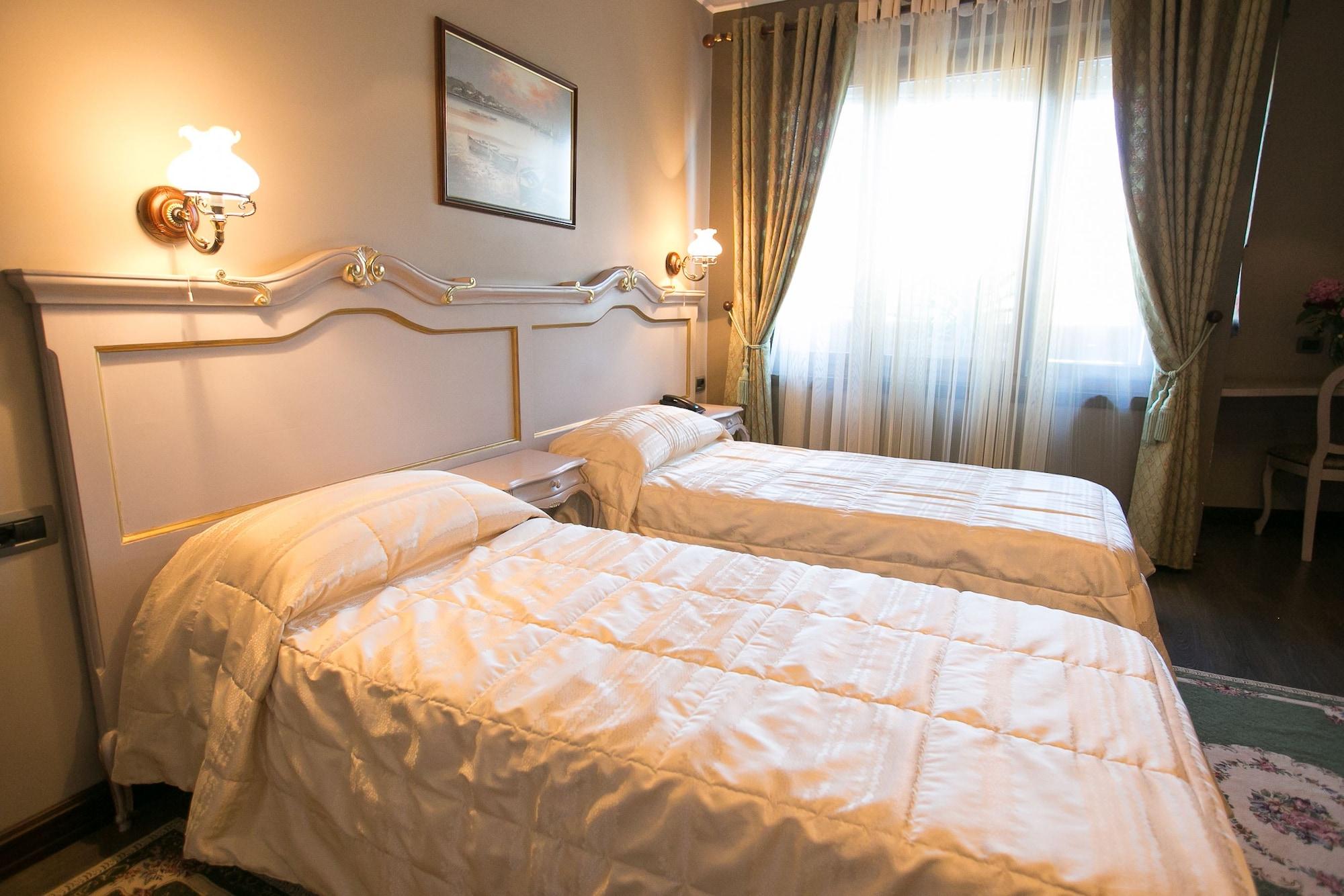 Victoria Hotel