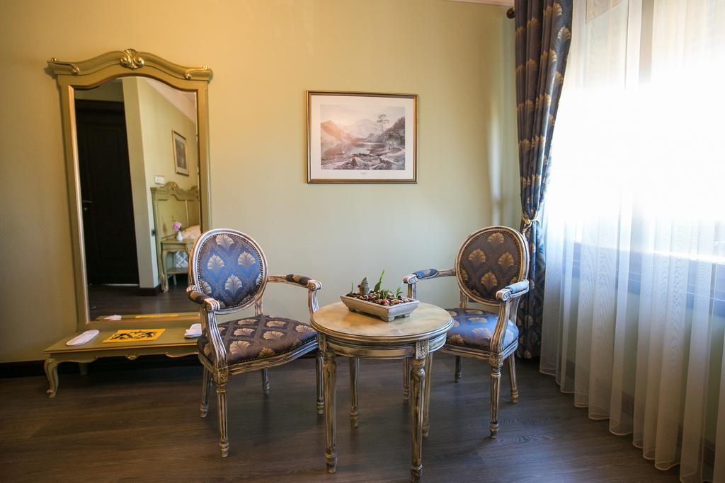Victoria Tirana