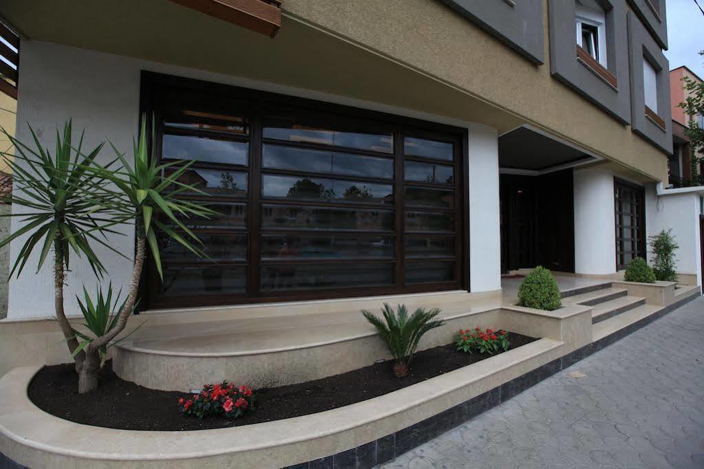 Victoria 4* Tirana